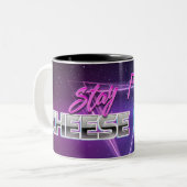 mok "Blijf vers, kaaszakken" (Voorkant links)