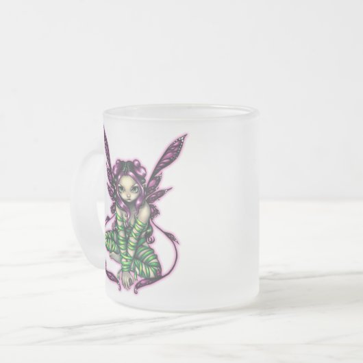 mok "Captive Fairy" (Voorkant links)