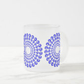 Mok - Concentrische cirkels in blauwe kralen (Voorkant rechts)