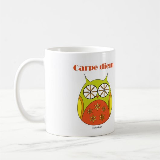 Mok glimlachte uil Carpe diem Yolo (Links)
