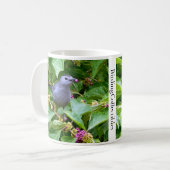 Mok grijze katvogelkoffie door BirdingCollectibles (Voorkant links)