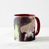 Mok - Groene sprinkhaan in bladeren (Voorkant rechts)