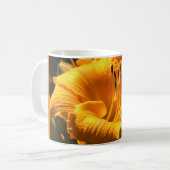 mok koffie met gele lib (Voorkant links)