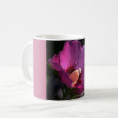 mok koffie met paarse bloem (Voorkant links)