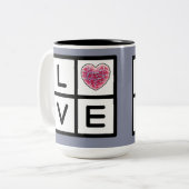 Mok "L-O-V-E Grid" (Voorkant links)