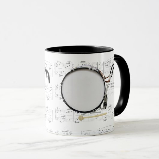 Mok - Marching Bass Drum met tapemuziek (Voorkant rechts)