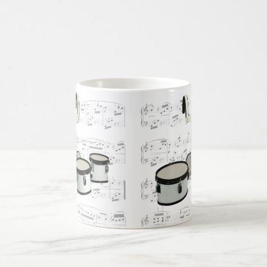 Mok - Marchingdrums met tapesuziek (Center)