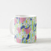 Mok met bubbels, strepen, madeliefjes en lupines (Voorkant links)