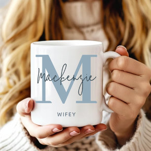 Mok met eigen blauwe monogram huwelijkscadeau voor