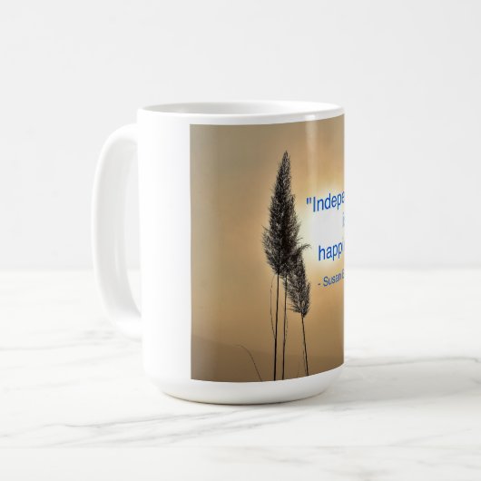 Mok met het citaat: "Onafhankelijkheid is geluk." (Voorkant links)