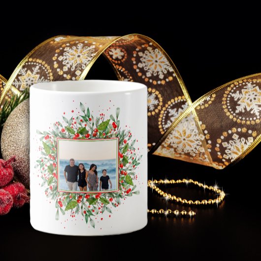 Mok met kerstgroene rode koffie voor de fotofamili