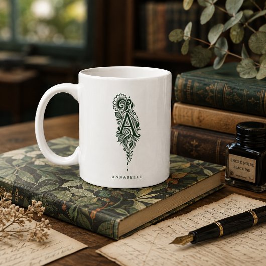 Mok met linocut botanische letter A en naam