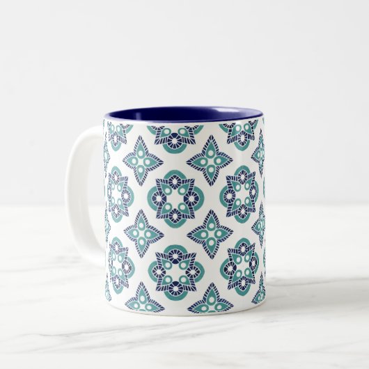 Mok met marineblauw en turquoise design (Voorkant links)