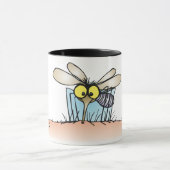 Mok met mug die een arm bijt (Midden)