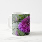 Mok met paarse dahlia (Voorkant links)