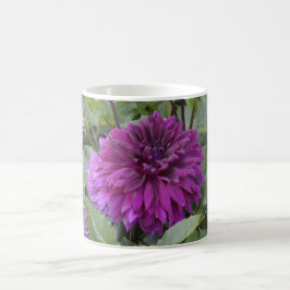 Mok met paarse dahlia