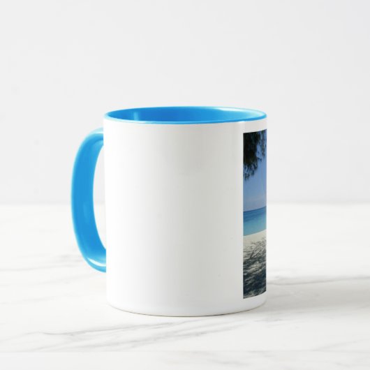Mok met powder Blue Ringer Beach (Voorkant links)