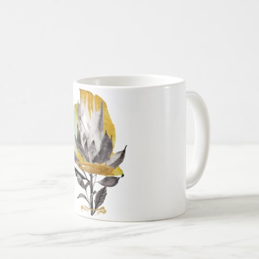 Mok met proteabloem met goud (Voorkant rechts)