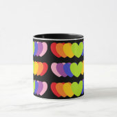 Mok met regenboogharten op zwarte achtergrond (Midden)