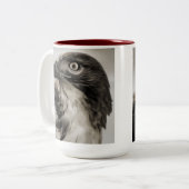 Mok met rode staartHawk (Voorkant links)