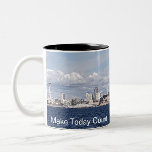 Mok met Seattle Skyline en Make Today Count (Links)