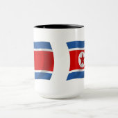 Mok met vlag van Noord-Korea (Midden)