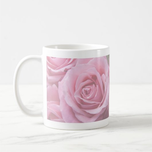 Mok met zachte roze vervaagde rozen (Links)