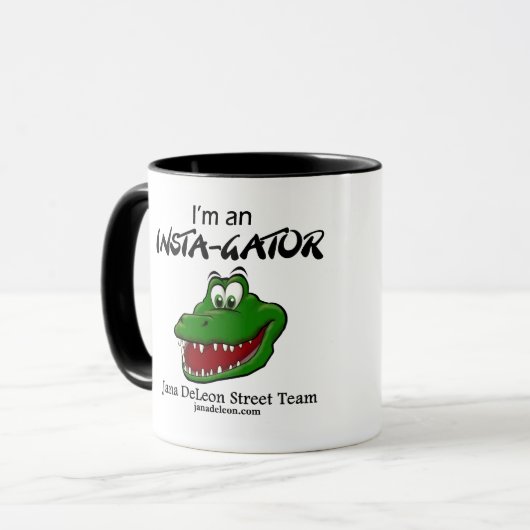 Mok met zwarte koffie met straatteam Logo (Voorkant links)