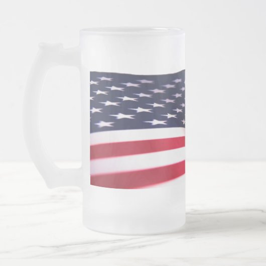 Mok oude glazen bier (Links)