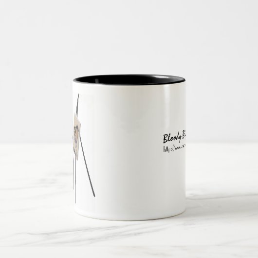 Mok Pugcasso (Center)