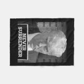 Mok Shot - Donald Trump Mok Shot - Never Surrender Fleece Deken (Voorkant (Horizontaal))
