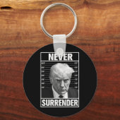 Mok Shot - Donald Trump Mok Shot - Never Surrender Sleutelhanger (Voorkant)