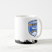 Mok - SWSS Emblem - "bij de Ranch" Edition (Voorkant rechts)