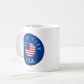 Mok - USA gepersonaliseerd - Voeg uw plaatsnaam (Voorkant links)