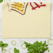 Mok van bier en keukenhanddoek voor schuim (Gevouwen)