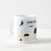 Mok van boordkoffie (Voorkant links)