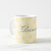 Mok van Daisies, Gele bloemen (Voorkant links)