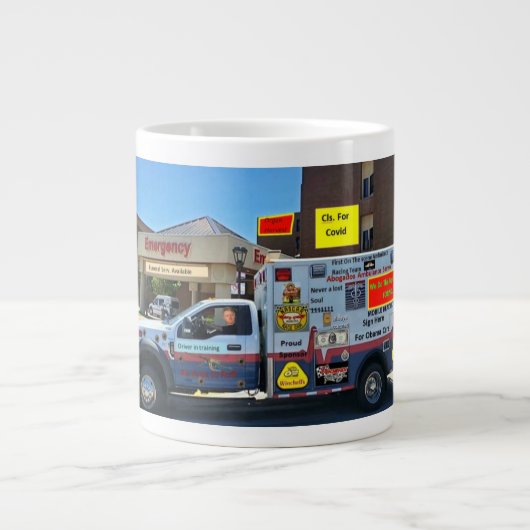 Mok van de ambulancedienst Abogado (Voorkant)