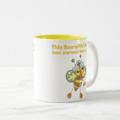 Mok van de bijenverzorging (Voorkant rechts)