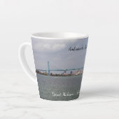 Mok van de brug van ambassadeur latte (Linkerhoek)