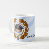 Mok van de Gepensioneerde Luchtmacht (Voorkant links)