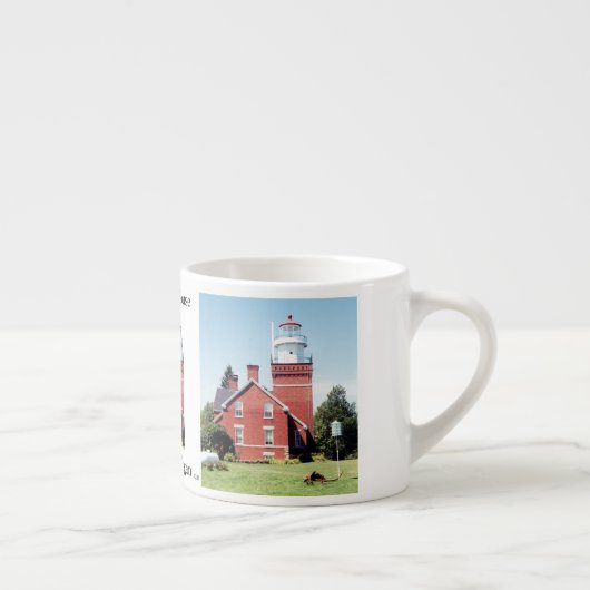 Mok van de grote vuurtoren van de baai (Rechts)