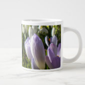 Mok van de lente-Crocus-specialiteit (Rechts)