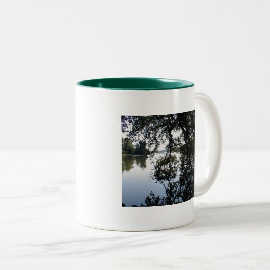 Mok van de rand van het meer (Voorkant rechts)