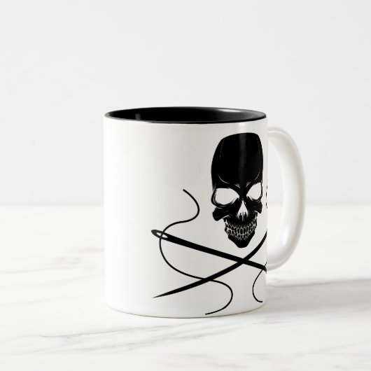 Mok van de schedel en de naalden (Voorkant rechts)