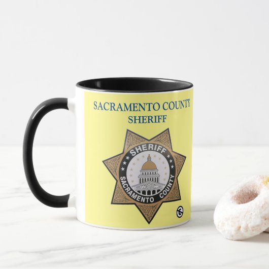 Mok van de sheriff van Sacramento (Met donut)