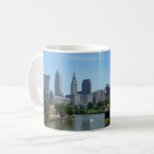 Mok van de skyline van Cleveland Ohio (Voorkant links)
