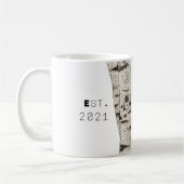 Mok van gegraveerde vogelboomkoffie (Links)