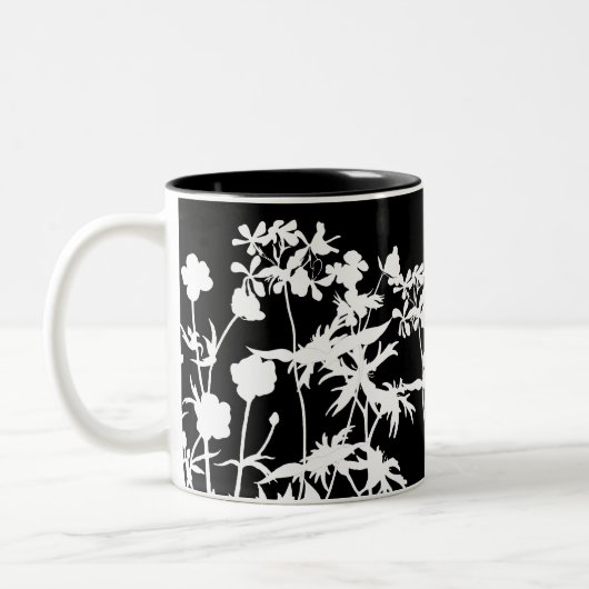 Mok van gekantelde wilde bloemen (Links)