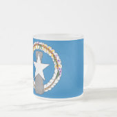 Mok van glas, bevroren, met vlag Noordelijke Maria (Voorkant rechts)